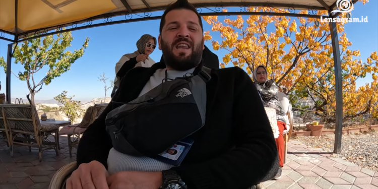 Cerita tentang pendapatan, gaji, kehidupan, perkawinan, rumah millenial di Turki.