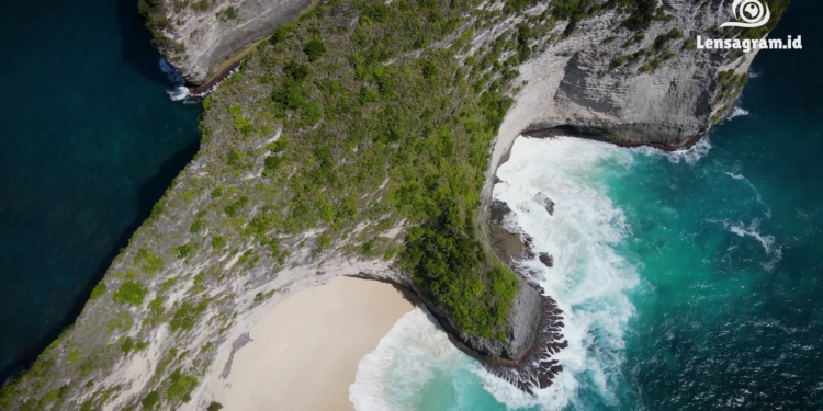 Lelaki di Nusa Penida Bali Yang Pantang Menikah Dengan Bule