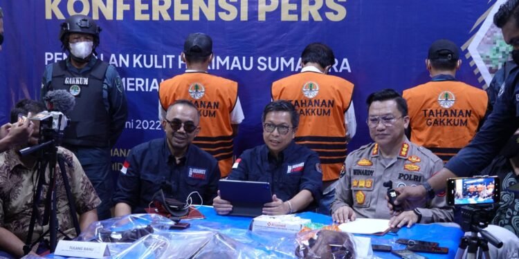Penangkapan PNS dan Petani Perdagangan Kulit Harimau