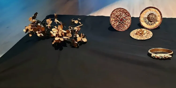 Belanda Kembalikan 288 Artefak