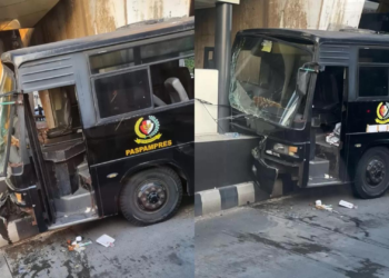 Bus Pasmpampres Tabrak Halte