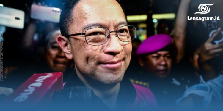 gambar thomas limbong, tersangka kasus korupsi gula