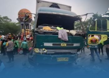 gambar kecelakaan truk ugal di tanggerang