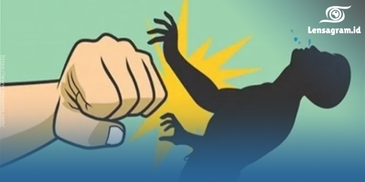 gambar Tragis! Seorang Perempuan Dikeroyok dan Ditelanjangi di Jakarta Utara