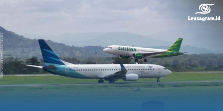 gambar Harga Tiket Pesawat Turun Saat Lebaran 2025, Liburan Jadi Lebih Hemat!