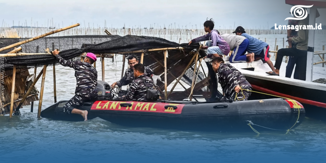 gambar Pembongkaran Pagar Laut Sepanjang 30 Kilometer, Menteri KKP dan TNI AL Sepakati Langkah Strategis
