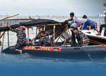 gambar Pembongkaran Pagar Laut Sepanjang 30 Kilometer, Menteri KKP dan TNI AL Sepakati Langkah Strategis