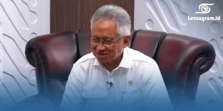 gambar Menteri Satryo Diduga Memukul Pegawai, Dipicu Masalah Air WC