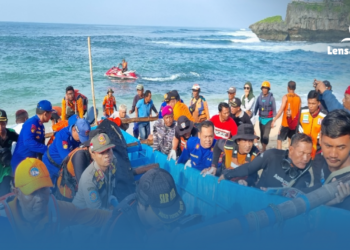 gambar Tragedi Pelajar SMP Mojokerto Terseret Ombak di Pantai Drini, 3 Meninggal Dunia