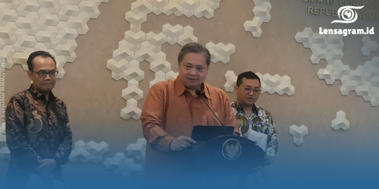 gambar THR dan Gaji ke-13 ASN Terancam Tak Cair 100%? Airlangga Hartarto Angkat Bicara