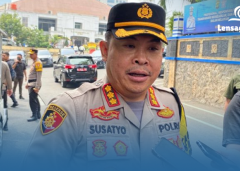 109 Bendera Ormas Diturunkan Polisi di Jakarta Pusat! Ada Apa Sebenarnya?