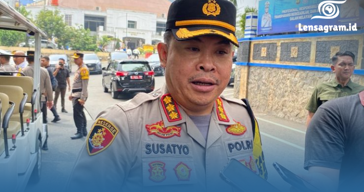 109 Bendera Ormas Diturunkan Polisi di Jakarta Pusat! Ada Apa Sebenarnya?