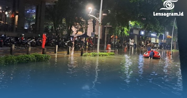 Air Tiba-Tiba Naik Tengah Malam! Warga Jaksel Tak Sangka Ini Penyebabnya!