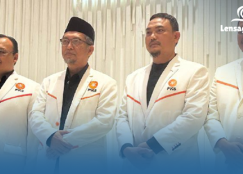 Ini Alasan Prabowo Belum Mau Temui Presiden PKS yang Baru!