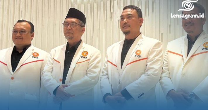 Ini Alasan Prabowo Belum Mau Temui Presiden PKS yang Baru!