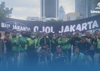Ada Apa di Monas? Ribuan Ojol Turun ke Jalan dan Mogok Massal Hari Ini!
