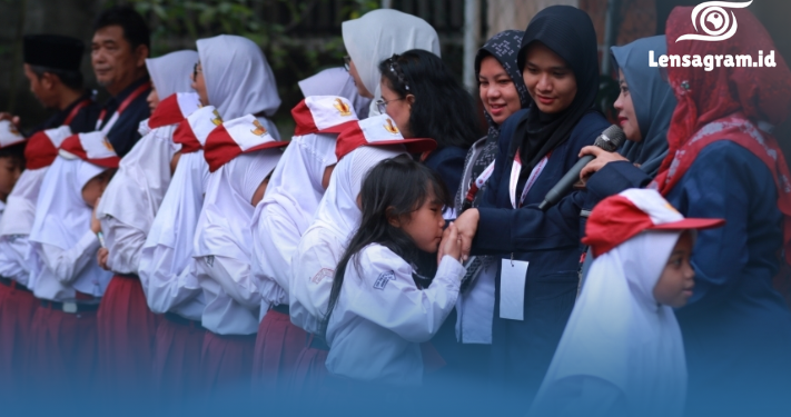 Heboh! Hari Pertama Sekolah Bikin Murid Baru Deg-Degan dan Semangat!