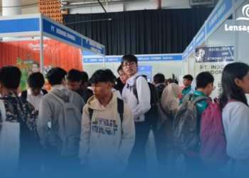 Ribuan Pencari Kerja Rela Basah Kuyup, Ada Apa di Job Fair Jakarta Hari Ini?