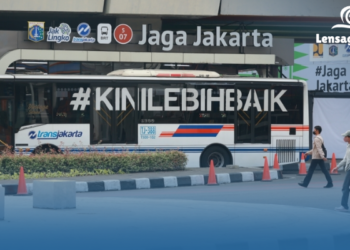 Warga Geger! Halte di Jakarta Kini Penuh Puing Kebakaran
