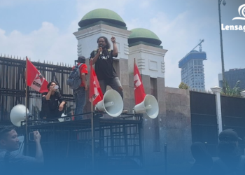 Gedung DPR Dikepung! Ribuan Massa GMNI Mulai Tumpah Ruah di Senayan