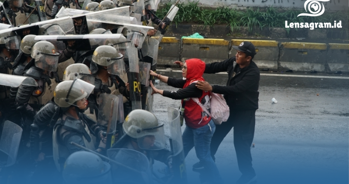 Apa yang Sebenarnya Terjadi? Demo DPR RI Mendadak Ricuh