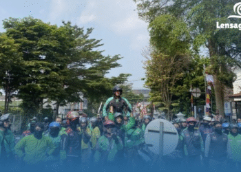 Heboh! Ribuan Ojol Geruduk Istana, Konvoi Besar Siap Kepung DPR RI Hari Ini