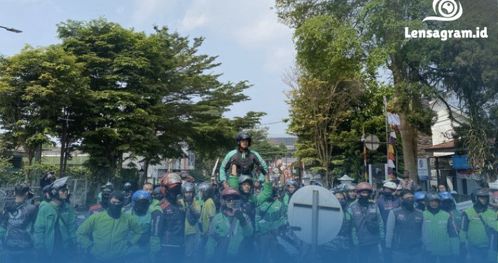 Heboh! Ribuan Ojol Geruduk Istana, Konvoi Besar Siap Kepung DPR RI Hari Ini