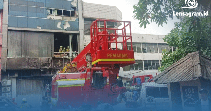 Evakuasi Mencekam di Kemayoran: 8 Kantong Jenazah Ditemukan Berdekatan!