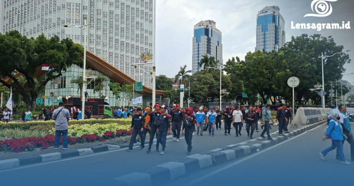 Kenaikan UMP Tak Menyelamatkan Buruh dari Mahal-nya Hidup Jakarta