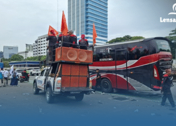 Aksi Buruh Mendadak Geser ke Kemenaker, Ada Yang Dipersoalkan dari Wamenaker?