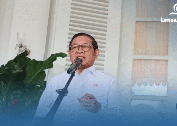 Bukan Sekadar Hujan Biasa! Pramono Resmi Perpanjang WFH dan PJJ