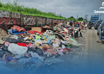 Banjir Surut, Masalah Baru Muncul: Sampah Menumpuk dan Jalan Rusak di Jakarta