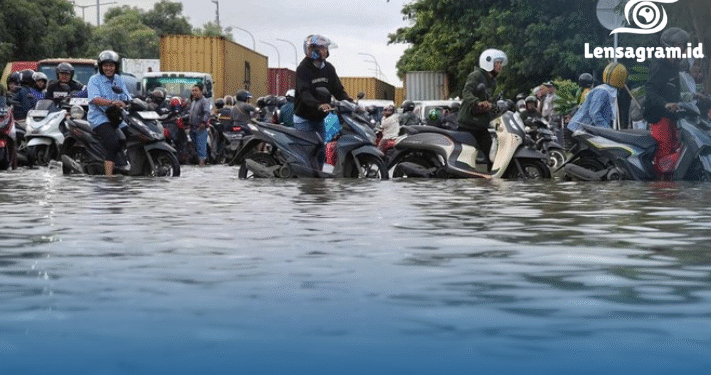 Pagi – Pagi Kacau! Banjir Kepung 61 RT di Jakarta, Warga Panik