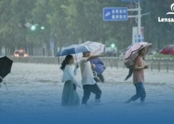 BMKG Kasih Peringatan! Hujan Lebat & Angin Kencang Siap Hantam Wilayah Ini