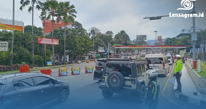 Gak Nyangka! Ribuan Mobil Padati Jalur Puncak Sejak Pagi, One Way Jadi Penyelamat?