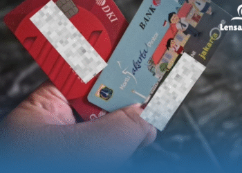 Terungkap! Perjuangan Emak-emak Jadi Joki Bansos, Dari Panas Terik sampai ‘Main Kotor