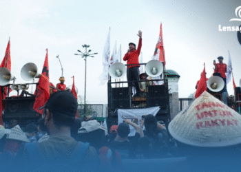 LAUTAN BURUH Kepung DPR! Ada Apa di Balik Aksi May Day 2026 Ini?